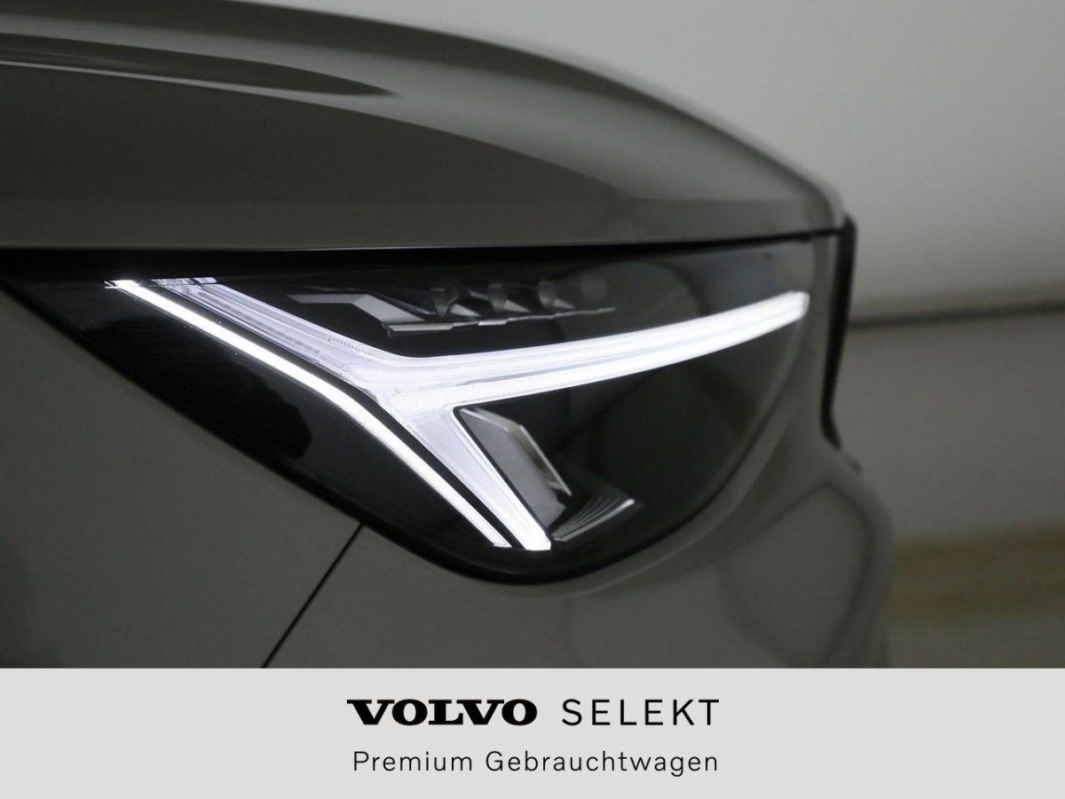 Volvo  B4 Benzin Plus Dark Automatik